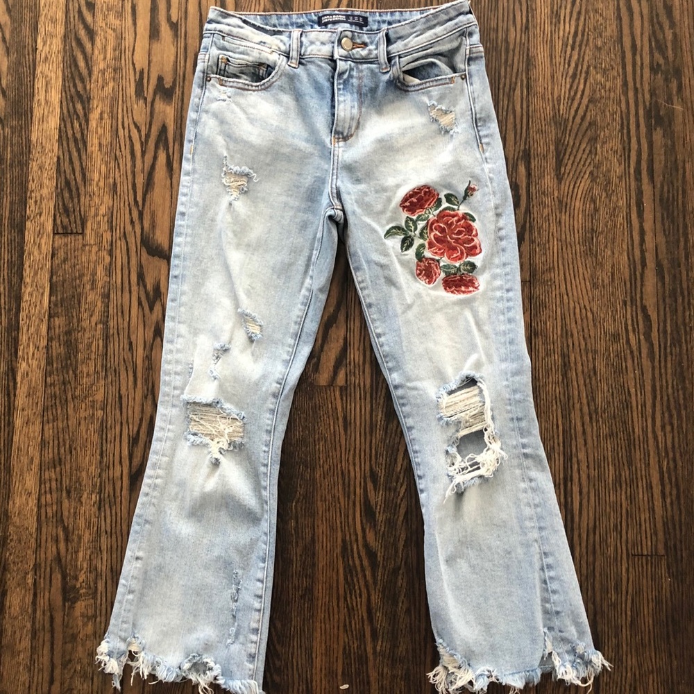 2/30:  Zara distressed jeans w/appliqué